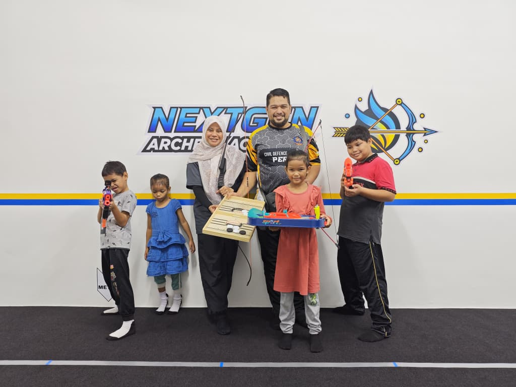 Kanak-kanak bergambar dengan permainan sampingan